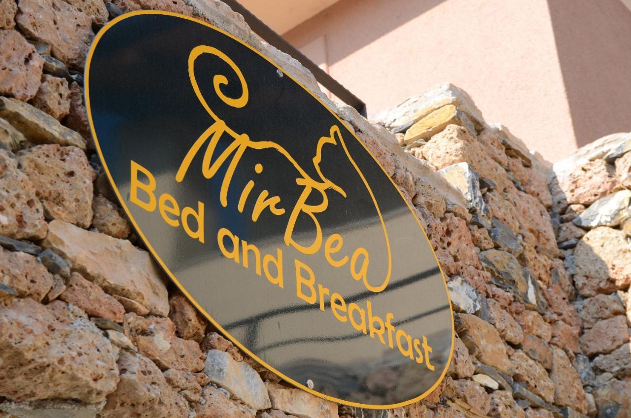 Mirbea Bed and Breakfast Cisano sul Neva Buitenkant foto