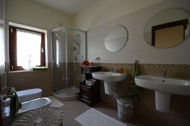 Mirbea Bed and Breakfast Cisano sul Neva Buitenkant foto